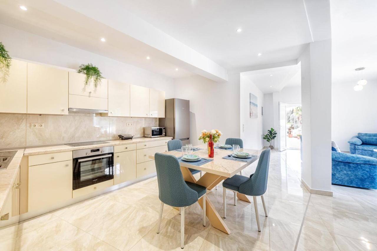 4You Luxury Apartments By Keyplanner Moraitika Bagian luar foto