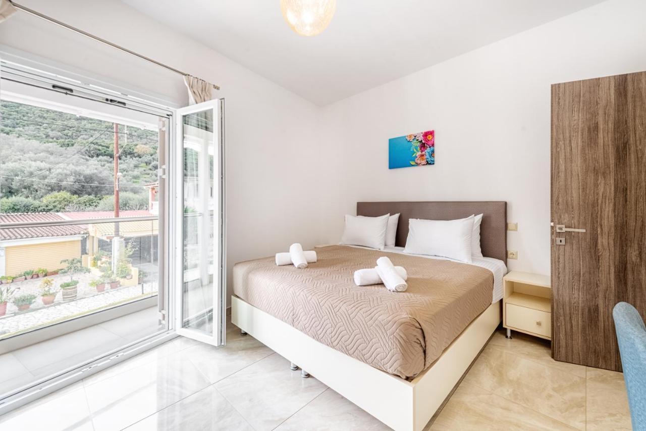 4You Luxury Apartments By Keyplanner Moraitika Bagian luar foto