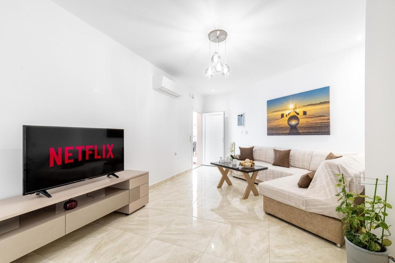 4You Luxury Apartments By Keyplanner Moraitika Bagian luar foto