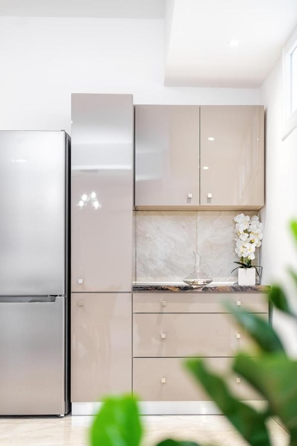 4You Luxury Apartments By Keyplanner Moraitika Bagian luar foto