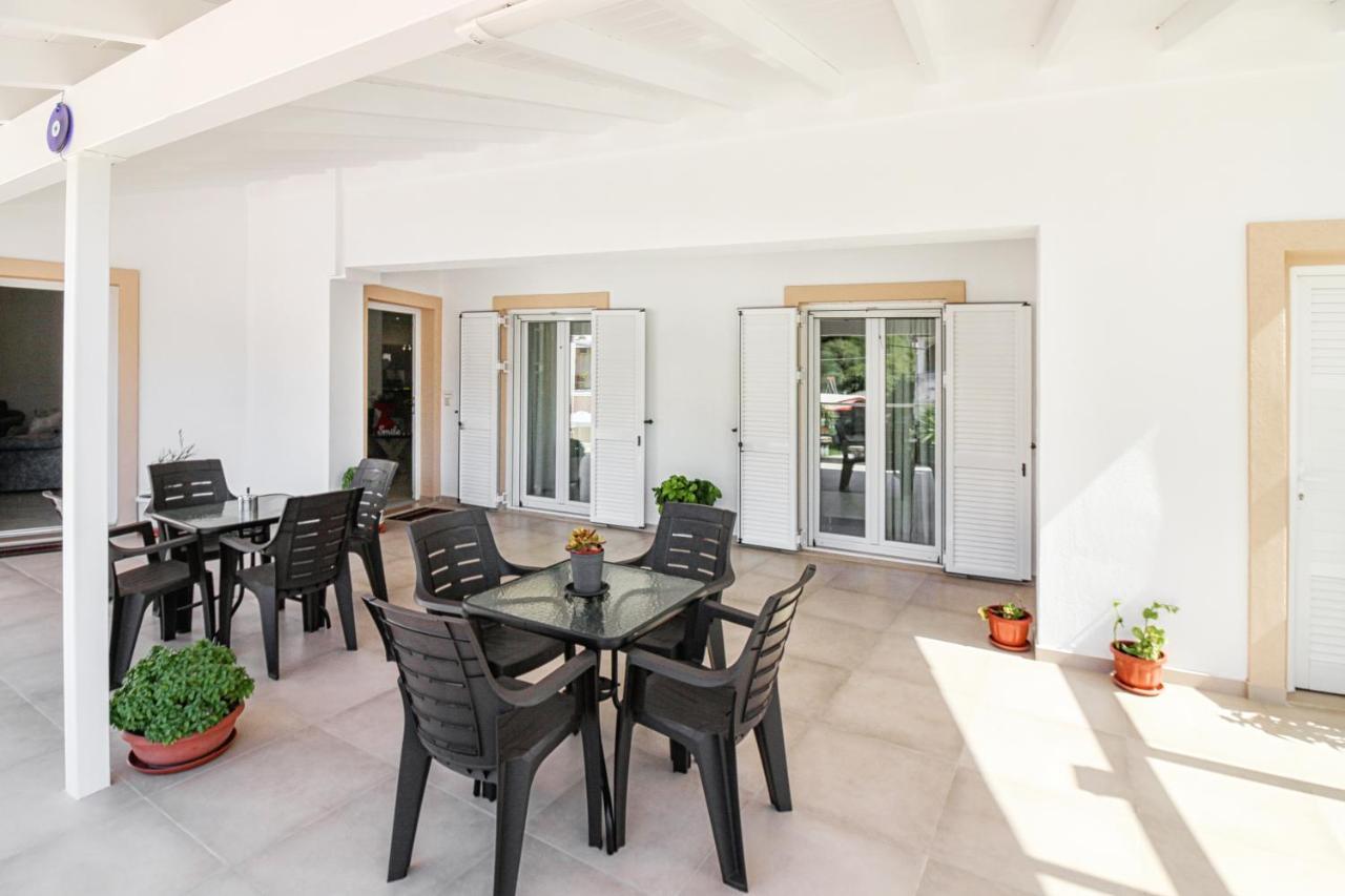 4You Luxury Apartments By Keyplanner Moraitika Bagian luar foto